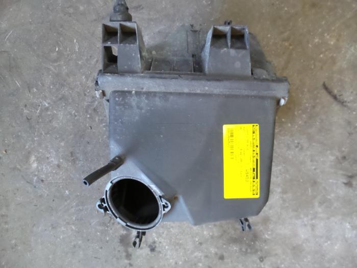 Gebrauchte Luftfiltergehäuse Audi A6 Avant (C5) 2.5 TDI V6 24V Preis auf Anfrage angeboten von Autodemontage Joko B.V.