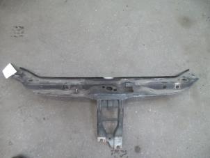 Used Front panel Renault Clio II (BB/CB) 1.4 Price on request offered by Autodemontage Joko B.V.