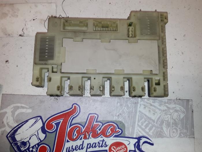 Fuse box from a Renault Clio II (BB/CB) 1.4 1998