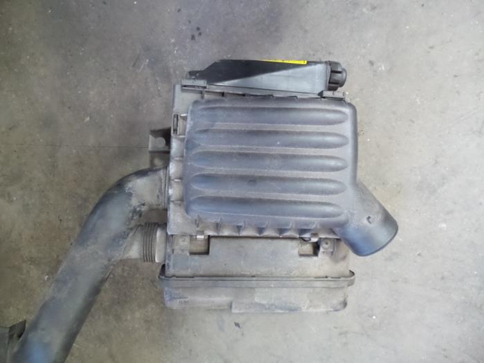 Gebrauchte Luftfiltergehäuse Opel Corsa Preis auf Anfrage angeboten von Autodemontage Joko B.V.