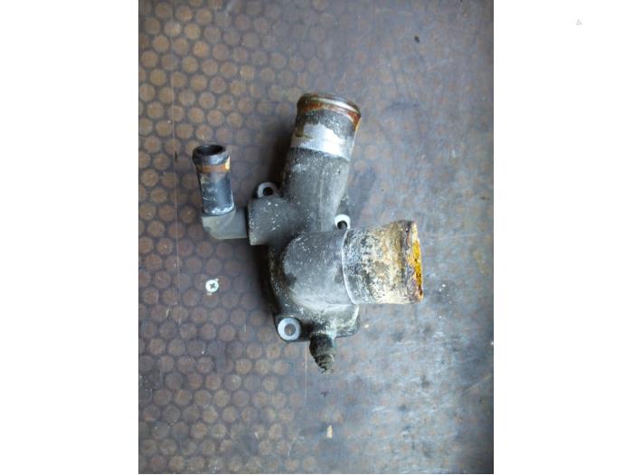 Gebrauchte Thermostatgehäuse Opel Vectra B (36) 2.0 Di 16V Preis auf Anfrage angeboten von Autodemontage Joko B.V.