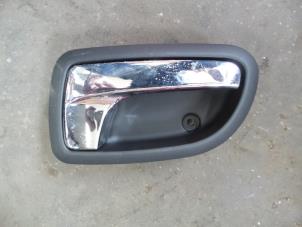 Used Rear door handle 4-door, right Kia Picanto (BA) 1.0 12V Price on request offered by Autodemontage Joko B.V.