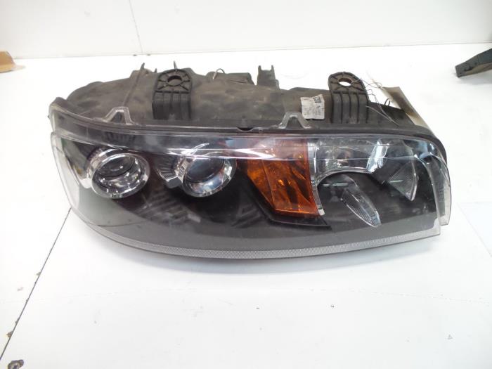 Używane Reflektor prawy Fiat Punto II (188) 1.2 60 S Cena na żądanie oferowane przez Autodemontage Joko B.V.