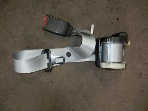 Used Rear seatbelt, centre Opel Corsa C (F08/68) 1.3 CDTi 16V Price on request offered by Autodemontage Joko B.V.