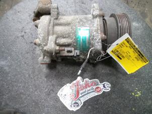 Used Air conditioning pump Renault Espace (JE) 3.0i V6 24V Price on request offered by Autodemontage Joko B.V.