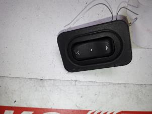 Used Electric window switch Opel Combo (Corsa C) 1.3 CDTI 16V Price on request offered by Autodemontage Joko B.V.