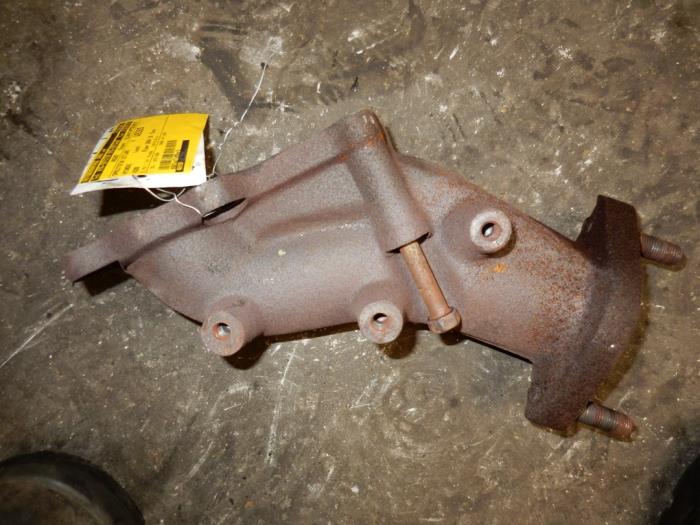 Gebrauchte Abgaskrümmer Hyundai H-1/H-200 2.5 Tdi Preis auf Anfrage angeboten von Autodemontage Joko B.V.