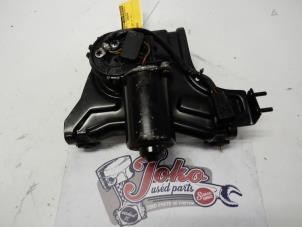Used Front wiper motor Hyundai H-1/H-200 2.5 Tdi Price on request offered by Autodemontage Joko B.V.