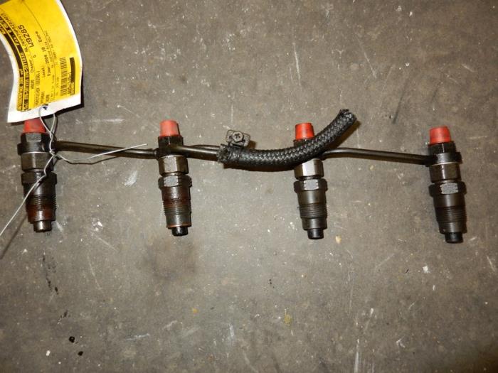 Usagé Injecteurs Hyundai H-1/H-200 2.5 Tdi Prix sur demande proposé par Autodemontage Joko B.V.