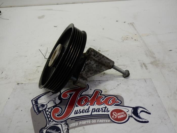 Usados Rodillo tensor correa múltiple Renault Clio III (BR/CR) 1.5 dCi 70 Precio de solicitud ofrecido por Autodemontage Joko B.V.