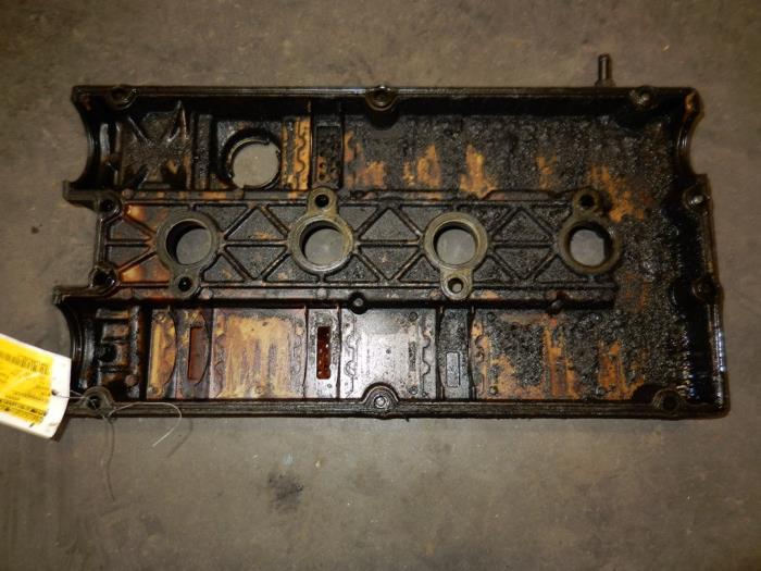 Gebrauchte Ventildeckel Kia Joice 2.0 16V Preis auf Anfrage angeboten von Autodemontage Joko B.V.