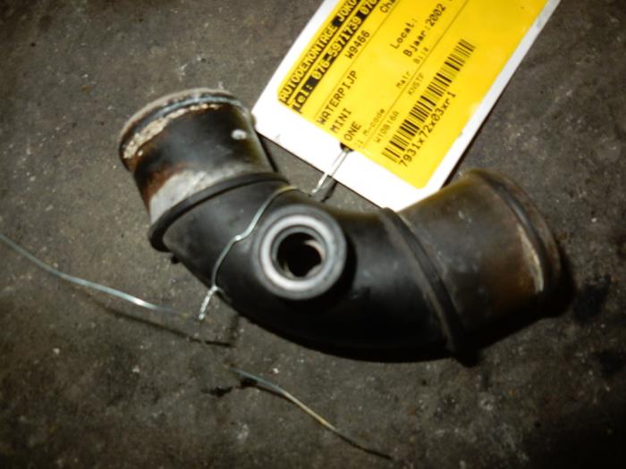 Begagnade Vattenrör BMW Mini (R50/53) 1.6 16V Cooper Pris på förfrågan erbjuds av Autodemontage Joko B.V.