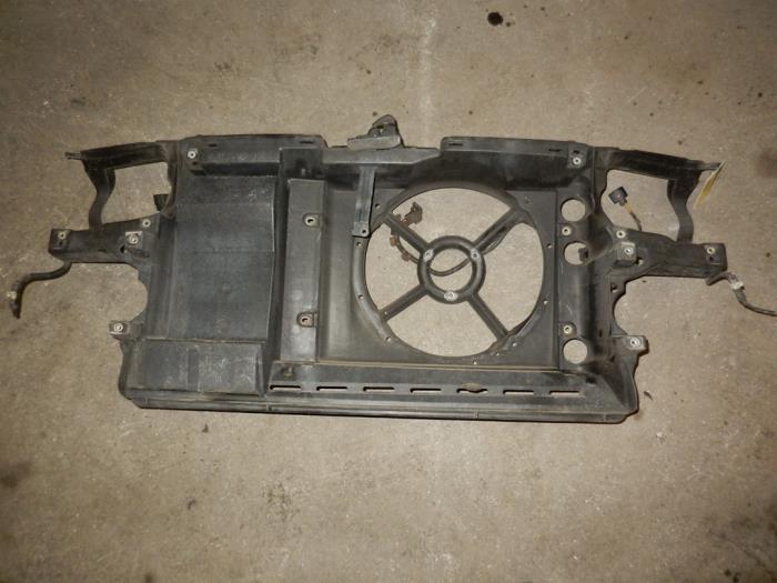 Begagnade Front Volkswagen Vento (1H2) 1.6 i Pris på förfrågan erbjuds av Autodemontage Joko B.V.
