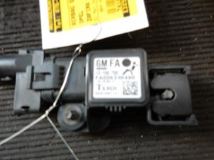 Used Airbag sensor Opel Zafira (M75) 2.2 16V Direct Ecotec Price on request offered by Autodemontage Joko B.V.