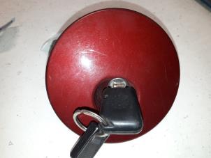 Used Fuel cap Renault Clio Price on request offered by Autodemontage Joko B.V.