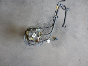 Usados Bomba eléctrica de combustible Opel Ampera 1.4 16V Precio de solicitud ofrecido por Autodemontage Joko B.V.