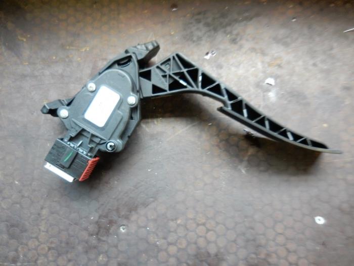 Begagnade Gaspedal Opel Ampera 1.4 16V Pris på förfrågan erbjuds av Autodemontage Joko B.V.