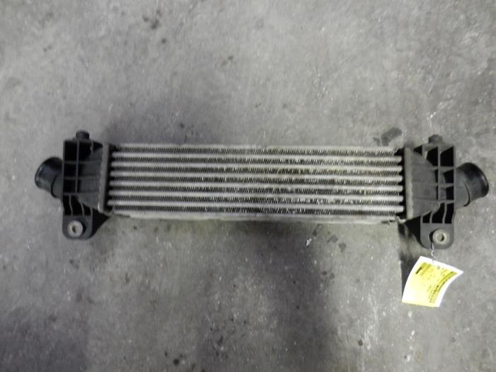 Usagé Intercooler Ford Mondeo III Wagon 2.0 TDCi 115 16V Prix sur demande proposé par Autodemontage Joko B.V.