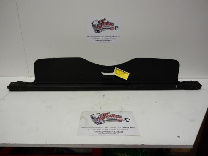 Luggage compartment cover from a Ford Mondeo III Wagon 2.0 TDCi 115 16V 2003