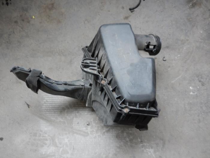 Begagnade Luftfilterhus Ford Mondeo IV 1.8 TDCi 125 16V Pris på förfrågan erbjuds av Autodemontage Joko B.V.