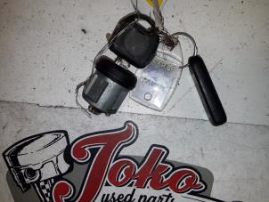 Used Ignition lock + key BMW 3 serie (E36/4) 318i Price on request offered by Autodemontage Joko B.V.