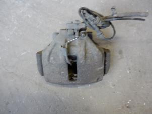 Used Front brake calliper, left Mercedes Vito (638.1/2) 2.3 108D Price on request offered by Autodemontage Joko B.V.