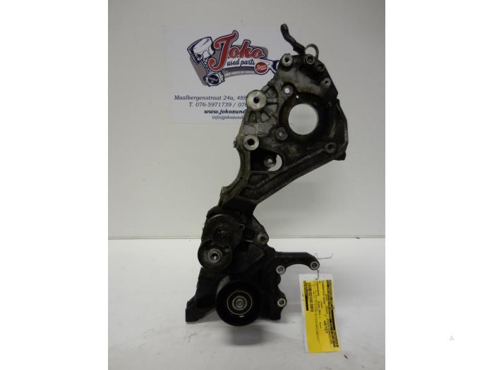 Usagé Support dynamo haut Volkswagen Transporter/Caravelle T5 2.0 TDI DRF Prix sur demande proposé par Autodemontage Joko B.V.