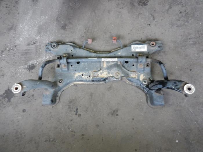 Used Subframe Ford Focus 2 Wagon 1.6 TDCi 16V 110 Price on request offered by Autodemontage Joko B.V.