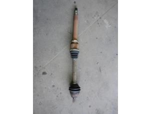 Used Front drive shaft, right Ford Focus 2 Wagon 1.6 TDCi 16V 110 Price on request offered by Autodemontage Joko B.V.