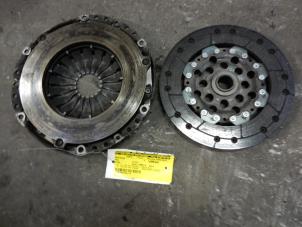 Used Pressure plate Opel Astra H SW (L35) 1.7 CDTi 16V Price on request offered by Autodemontage Joko B.V.