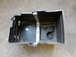 Usados Caja de batería Ford Focus 2 Wagon 1.6 TDCi 16V 110 Precio de solicitud ofrecido por Autodemontage Joko B.V.