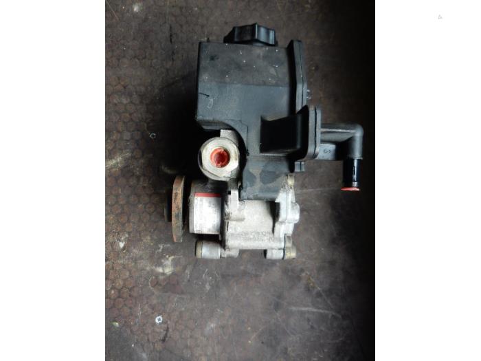 Usagé Pompe de direction Mercedes E (W210) 2.2 E-220D 16V Prix sur demande proposé par Autodemontage Joko B.V.