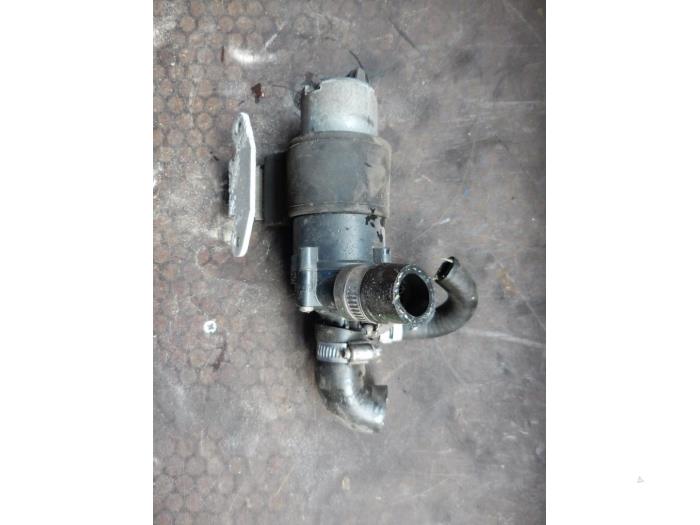 Begagnade Vattenpump Mercedes E (W210) 2.2 E-220D 16V Pris på förfrågan erbjuds av Autodemontage Joko B.V.
