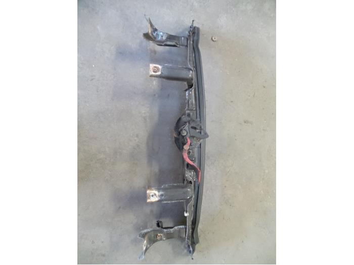 Używane Panel przedni Alfa Romeo 147 (937) 1.9 JTD 115 Cena na żądanie oferowane przez Autodemontage Joko B.V.