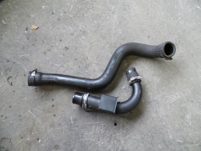 Gebrauchte Intercooler Schlauch Renault Megane II Grandtour (KM) 1.5 dCi 80 Preis auf Anfrage angeboten von Autodemontage Joko B.V.