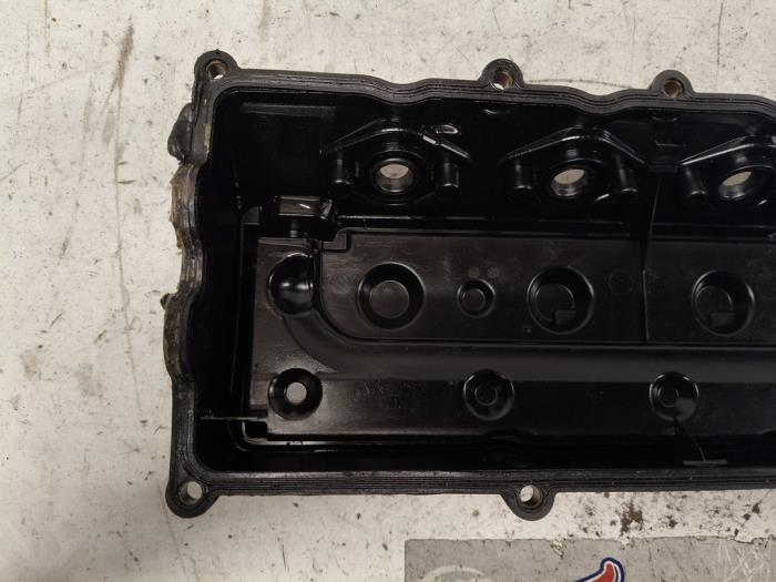 Ventildeckel van een Opel Corsa C (F08/68) 1.7 DI 16V 2003