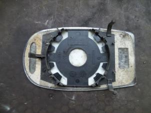 Used Mirror glass, right Fiat Punto II (188) 1.2 60 S 5-Drs. Price on request offered by Autodemontage Joko B.V.