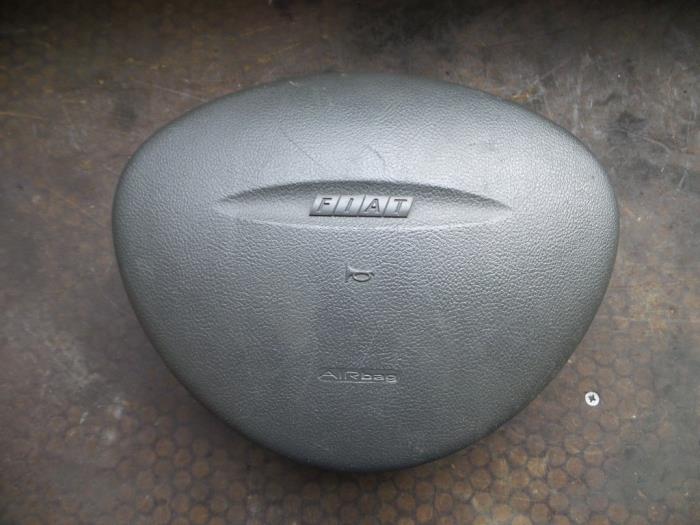 Airbag izquierda (volante) de un Fiat Punto II (188) 1.2 60 S 5-Drs. 2003