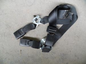 Used Rear seatbelt buckle, centre Ford Fiesta 5 (JD/JH) 1.3 Price on request offered by Autodemontage Joko B.V.