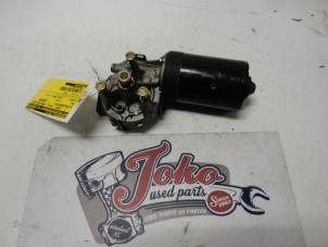 Used Front wiper motor BMW 3 serie (E46/4) 320d 16V Price on request offered by Autodemontage Joko B.V.