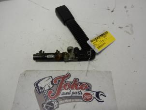 Used Seatbelt tensioner, right BMW 3 serie (E46/4) 320d 16V Price on request offered by Autodemontage Joko B.V.