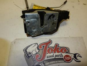 Used Rear door mechanism 4-door, right BMW 3 serie (E46/4) 320d 16V Price on request offered by Autodemontage Joko B.V.
