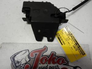 Used Boot lid lock mechanism BMW 3 serie (E46/4) 320d 16V Price on request offered by Autodemontage Joko B.V.