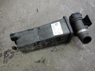 Used Expansion vessel BMW 3 serie (E46/4) 320d 16V Price on request offered by Autodemontage Joko B.V.