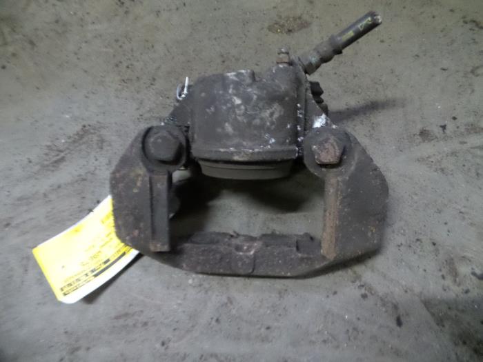 Gebrauchte Bremszange links vorne Citroen Saxo 1.5 D Preis auf Anfrage angeboten von Autodemontage Joko B.V.