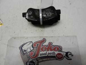 Used Front brake pad Peugeot 206 (2A/C/H/J/S) 1.6 16V Price on request offered by Autodemontage Joko B.V.