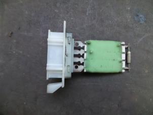 Used Heater resistor Volkswagen Touran (1T1/T2) 1.9 TDI 90 Price on request offered by Autodemontage Joko B.V.
