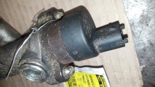 Bränsletryckssensor från en Hyundai Trajet 2.0 CRDi 16V 2002