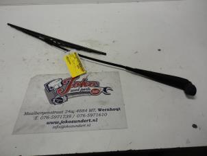 Used Rear wiper arm Mitsubishi Carisma 1.8 GDI 16V Price on request offered by Autodemontage Joko B.V.