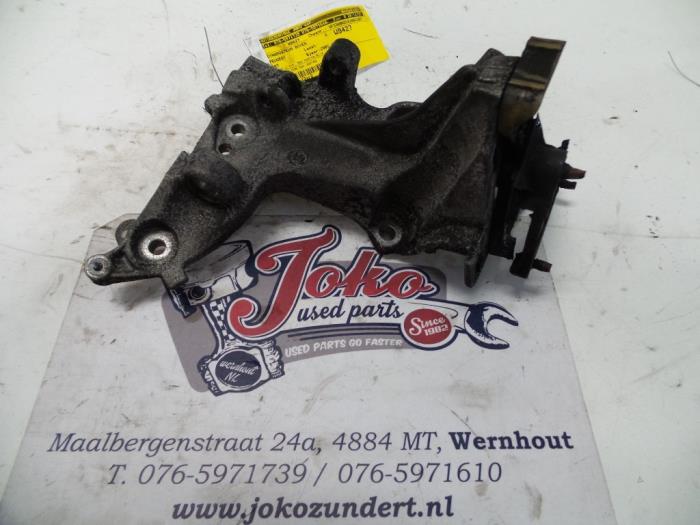 Usagé Support dynamo haut Peugeot 307 SW (3H) 1.6 HDiF 110 16V Prix sur demande proposé par Autodemontage Joko B.V.